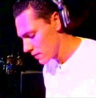 &copy; DJ Tiesto